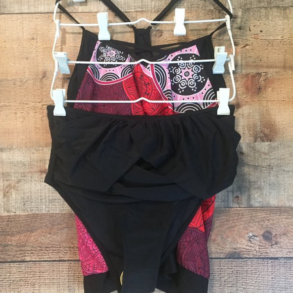 2 Piece Blouson Tankini Size L by Beachsissi Red/Black Print Top Black Bottom - Picture 6 of 8